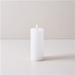 VELA LED 17,5 WHITE L 7,50CM DIAMETRO X 17,50CM ALTO - NO INCLUYE BATERIAS (USA 2 PILAS AA)