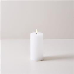 VELA LED 15 WHITE M 7,50CM DIAMETRO X 15CM ALTO - NO INCLUYE BATERIAS (USA 2 PILAS AA)