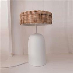 LAMPARA DE MESA TATI METALICA BLANCA E27