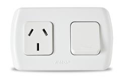 INTERRUPTOR Y TOMA DE SUPERFICIE 2X10A KL39654